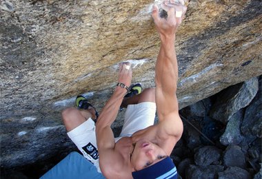 ... jetzt gilt nur noch Vollgas - Fokus auf den Sprung zu einem versteckten Griff ...