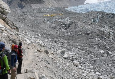 Kurz vor Erreichen des Basislagers auf dem Khumbu-Gletscher