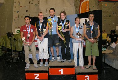 Die Sieger von Imst - in der Mitte die strahlende Angela Eiter