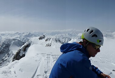 Auf dem Gipfel des Ortlers, hinten die Königsspitze und der Mt. Zebru