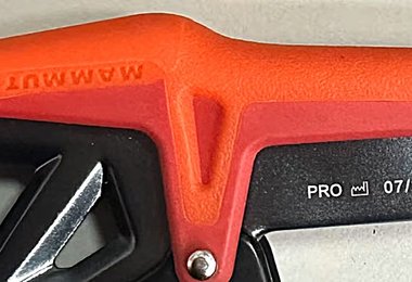 Karabiner mit der Chargennummer 07/2021 und 11/2022 müssen direkt retourniert werden 