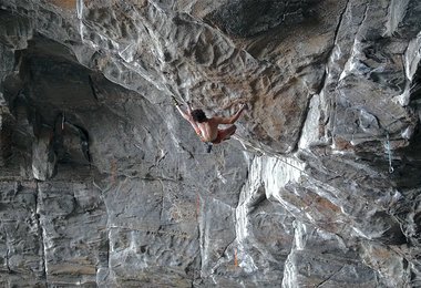 Adam Ondra in Project Hard (Foto: Tendon)