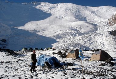 Advanced Basecamp, 4450 m, vor der Lenin-Nordwand. Foto: Archiv Stitzinger
