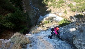 Die steile, lange und ausgesetzte D-Passage - Dalfazer Wasserfall  - Klettersteig Buchau