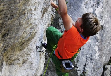 Jagi Kronberger in Red Bong (8a), Palmpalfen, Pass Lueg