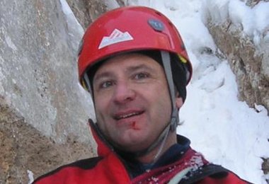 Kleine Gesichtsverletzung durch einen Eisbrocken.