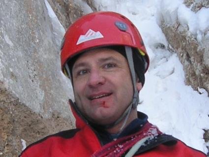 Kleine Gesichtsverletzung durch einen Eisbrocken.