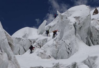 Steilstufe am Diamagletscher vorm 5100m Lager
