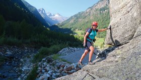 Schöne Bergwelt im Hintergrund - Gabi Simplon Klettersteig