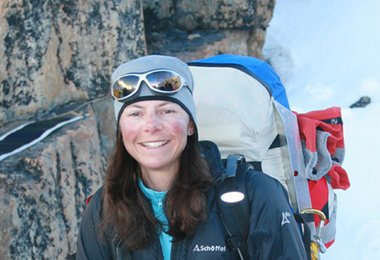 Gerlinde Kaltenbrunner besteigt ihren 9ten Achttausenderhauptgipfel.