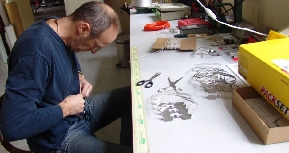 Handarbeit by Albi Schneider