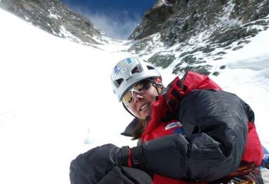 Gerlinde auf ca. 8200 m in der Lhotse-Rinne; Foto © R.Dujmovits