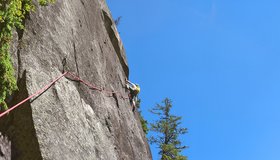 Tolle Querung an den Chickenhead-Platten der Route Monsterbolts (Au Süd - Zillertal).