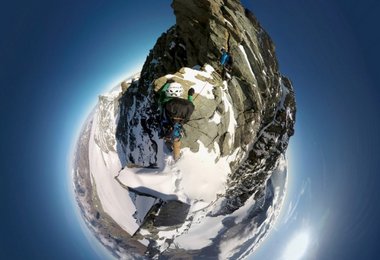 360-Grad-Perspektive beim Aufstieg auf den Großglockner (Foto: Mammut)