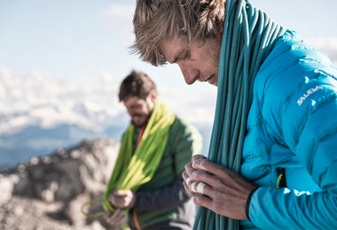 Simon Messner auf dem Gipfel des Sass dla Crusc in Alta Badia; Foto: Salewa Storyteller-Labs