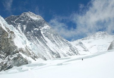 Im Western Cwm - links Everest SW-Wand - rechts Lhotseflanke; Foto © G.Kaltenbrunner