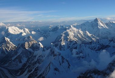 Aussicht Richtung Süden zum Masherbrum. In Bildmitte unten der Pastore-Peak