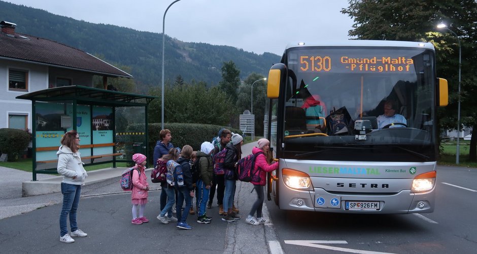 Bus der Linie 5130 am Weg nach Koschach Pflüglhof