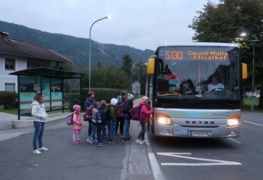 Bus der Linie 5130 am Weg nach Koschach Pflüglhof