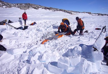 Bergen der Zeltreste im Highcamp