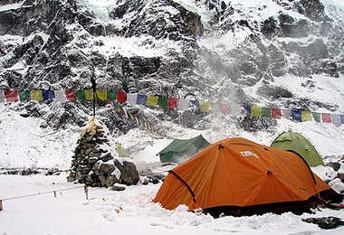 BC bei Schneefall. Valery und Sergey waren gerade in der Wand