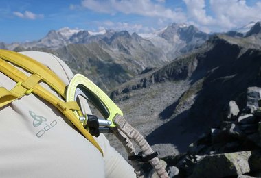 Mit dem Odlo Zeroweight Chill-Tec Shirt in der Adamello Gruppe