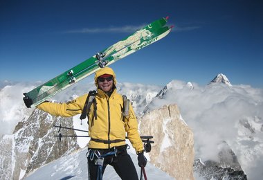 Benedikt Böhm auf dem Gipfel des Gasherbrum II