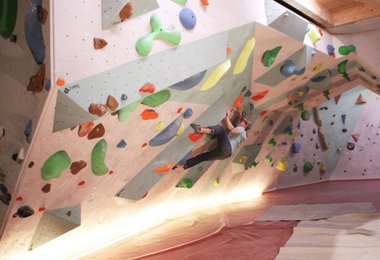 Bouldern mit Abstand in der Kletterhalle Wien