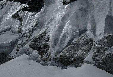 Bergschrund Everest Nordwand © Ralf Dujmovits www.amical.de