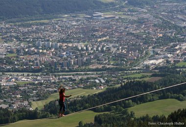 Eine lange Highline - die Profis suchen immer nach neuen Herausforderungen. Foto: Christoph Huber