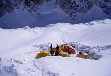 Das Lager 1 auf ca. 5900 m nach dem Khumbu-Eisfall