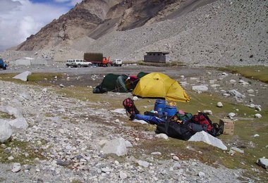Everest Fahrerlager 5200 m – ein wahrhaft idyllischer Platz zum Verweilen...