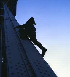 "Napoleon" bei der Eroberung des Eifelturms.