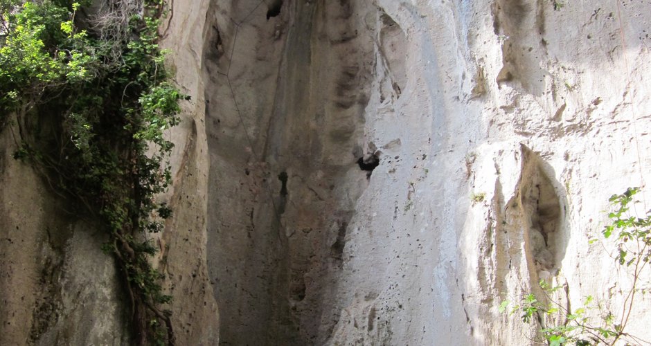 Grotta dell´Edera mit steiler Lochkletterei in Finale