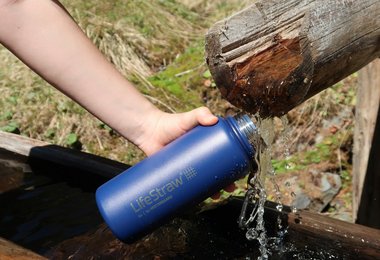 Mit der LifeStraw Go Stainless Steel bleibt das Trinkwasser lange kühl.