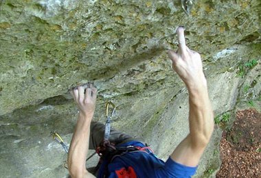 Rich Simpson in Silberene Sterne (8b) Photo: Moonclimbing