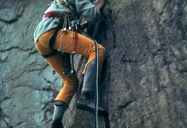Hakenloses „Clean Climbing“ in den Wachauer Uferfelsen Felix Kromer 1977 mit spartanischer Ausrüstung