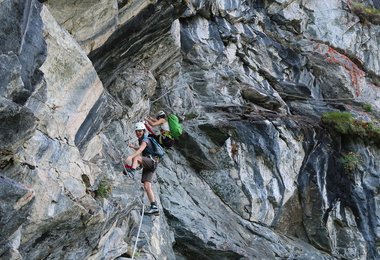 Ohne Erfahrung - Mutter und Tochter aus Klettersteig gerettet