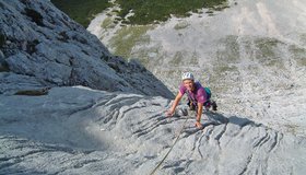 Schöne Wasserrillen im oberen Teil der Con Brio am Guffert.