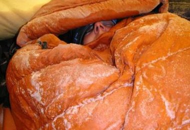 Gerlinde laesst sich durch nichts aus dem Schlaf reissen