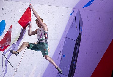 Jakob Schubert im Lead-Finale des Weltcups in Chamonix/FRA 2018. (Foto: Heiko Wilhelm)