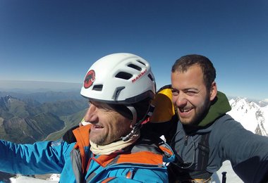 Christan Stangl auf dem Gipfel des Shkhara (c) Archil Badriashvili