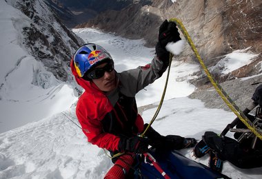 David Lama in der Tour (c) visualimpact.ch | Rob Frost