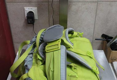 Unser Kurt 55 Haulbag wiegt 1,44 Kilogramm