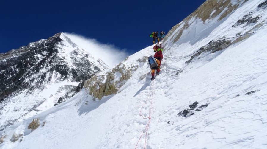 Am Yellow Band kurz vor dem South Col auf 7850 m / Everest 2017 (c) Martina Bauer