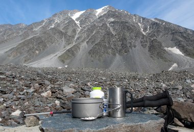 Die optimale Mahlzeit vor der Bergtour (c) Adobe Stock/Kirill