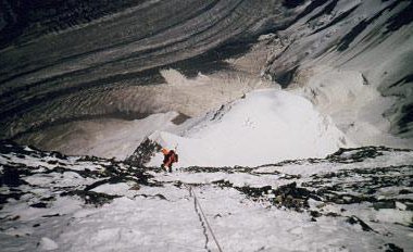Aufstieg zum Capayeva 6100 m von Oben gesehen.
