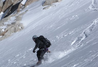 Abfahrt im unteren Teil des Koronagletschers