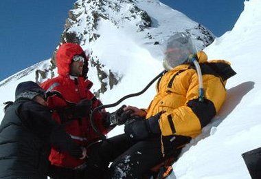 TAR-Helm  im Einsatz am Stubaier Gletscher © R.Koch