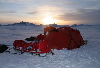 Camp bei Mitternachts- sonne und Minus 25 Grad, Querung Rasmussens